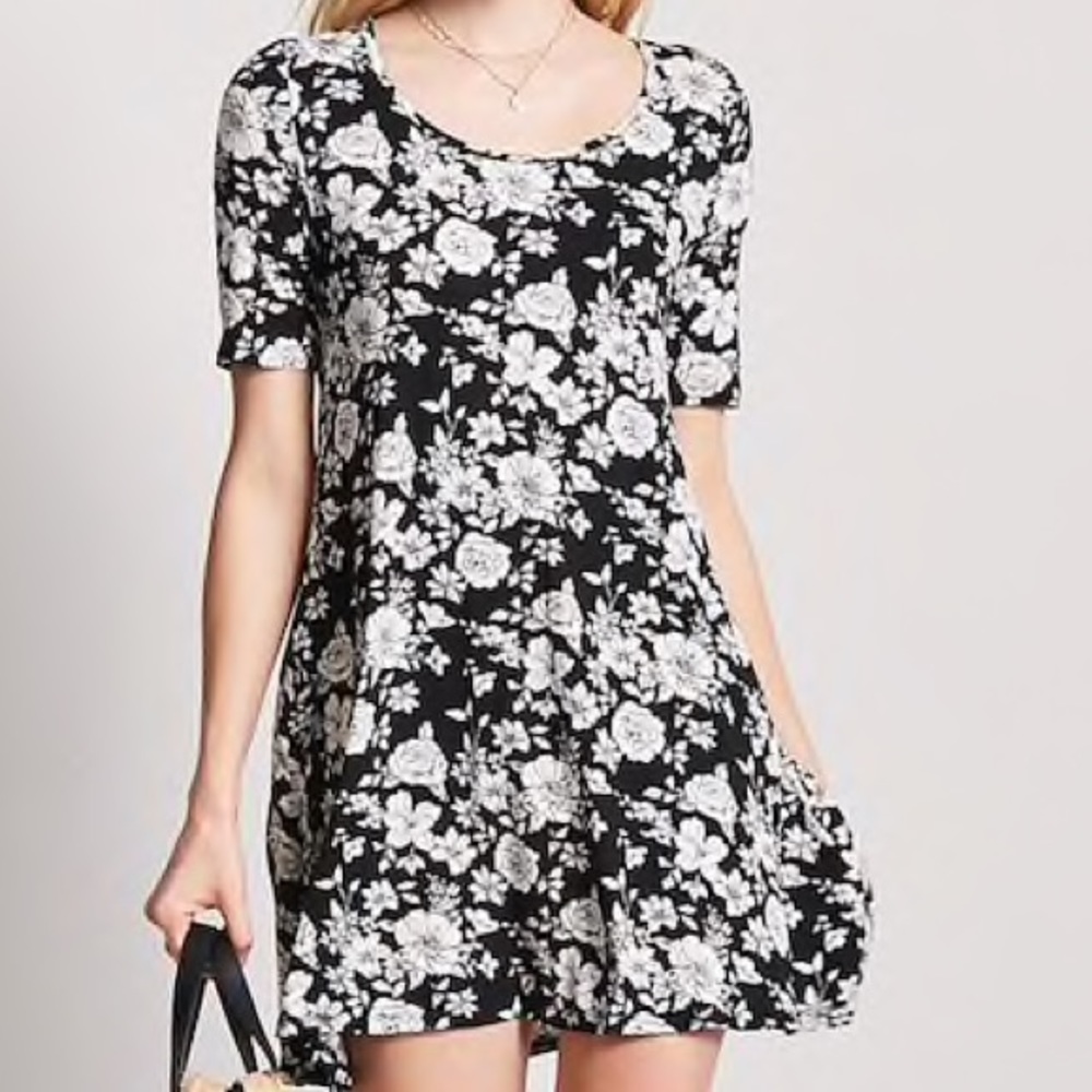 Brand new with tag Floral swing dress black